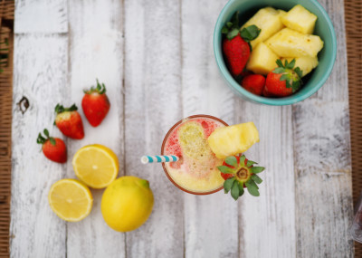 Let's Juice! Strawberry Lemonade